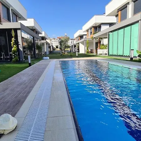 Traumvilla In 쿠사다시